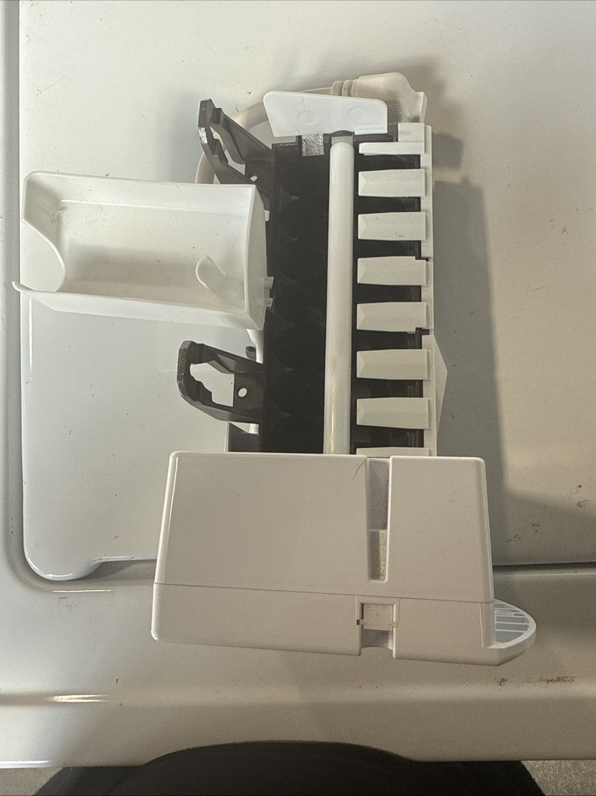 GE WR30X10093 Refrigerator Ice Maker Kit - White USED SH606