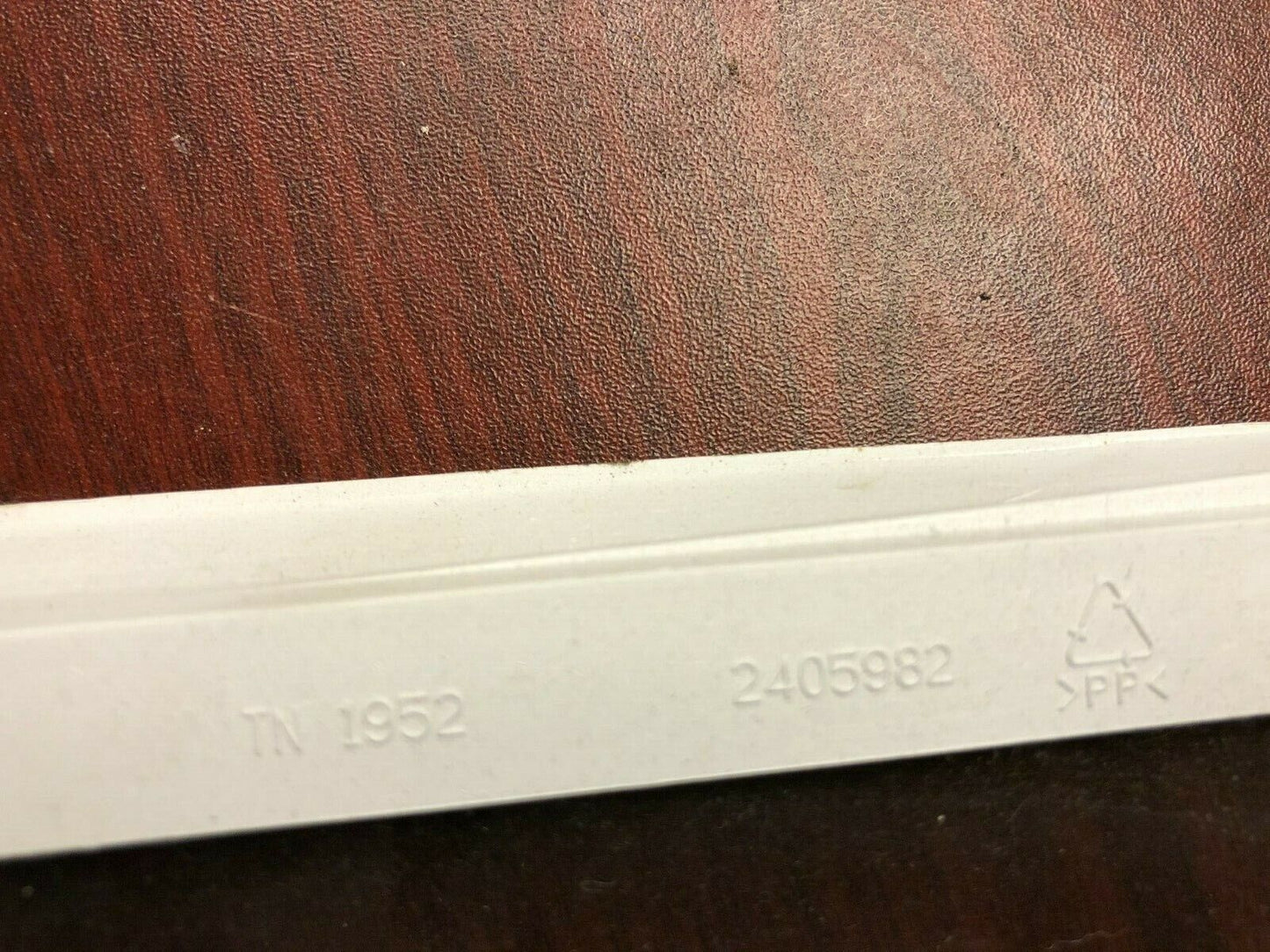 FRIGIDAIRE Refrigerator Spill Safe Glass Shelf 2405982 DC761
