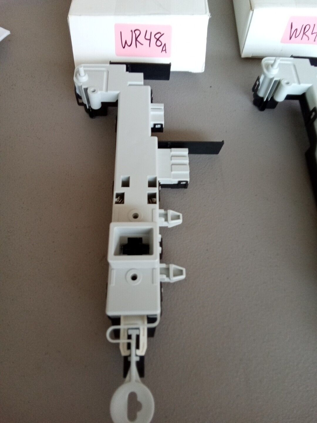 DC64-00519B 461970200692 Washer Door Lock Switch Part DC6400519B AP4205355 WR44
