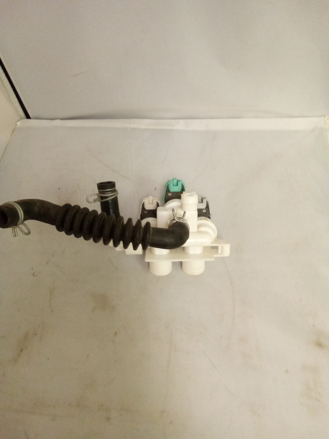 Whirlpool Maytag Washer Water Valve 33090035 AK-577