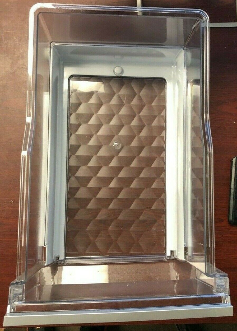 LG REFRIGERATOR CRISPER DRAWER - PART# MCK672599 DC754