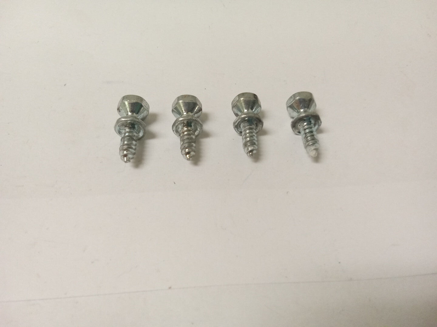Frigidaire Refrigerator Door Handle Screws (4) AK-824