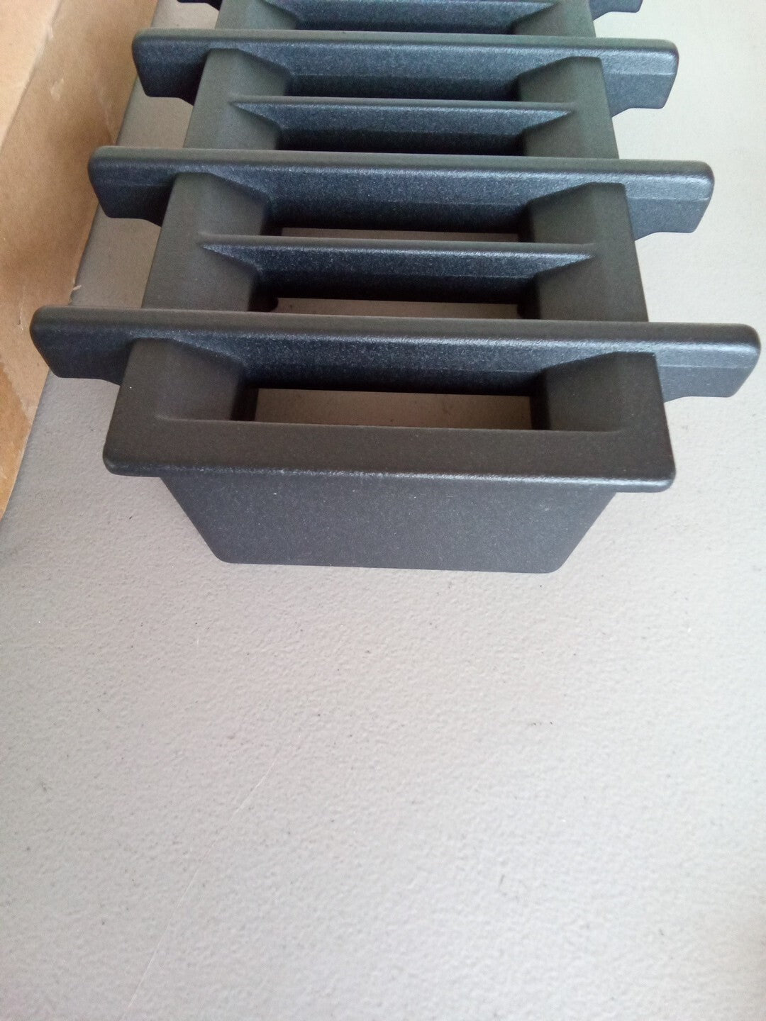W10752102 REV B  JENN-AIR Oven Range Center Burner Grate Black New OV-34