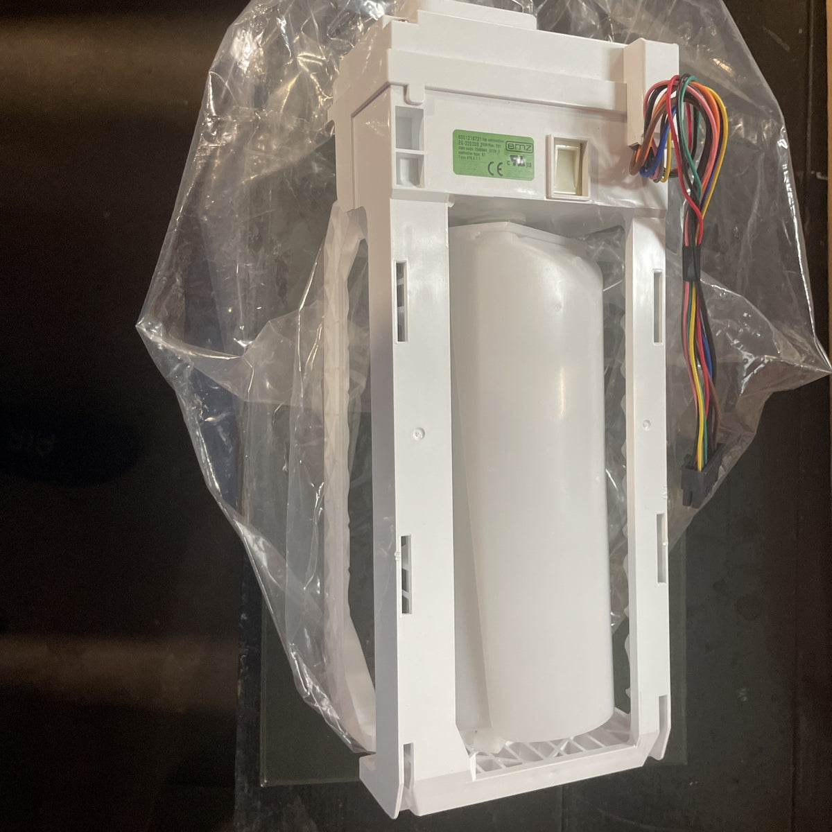 Bosch/Thermador Refrigerator Ice Maker - 11058726. BA28