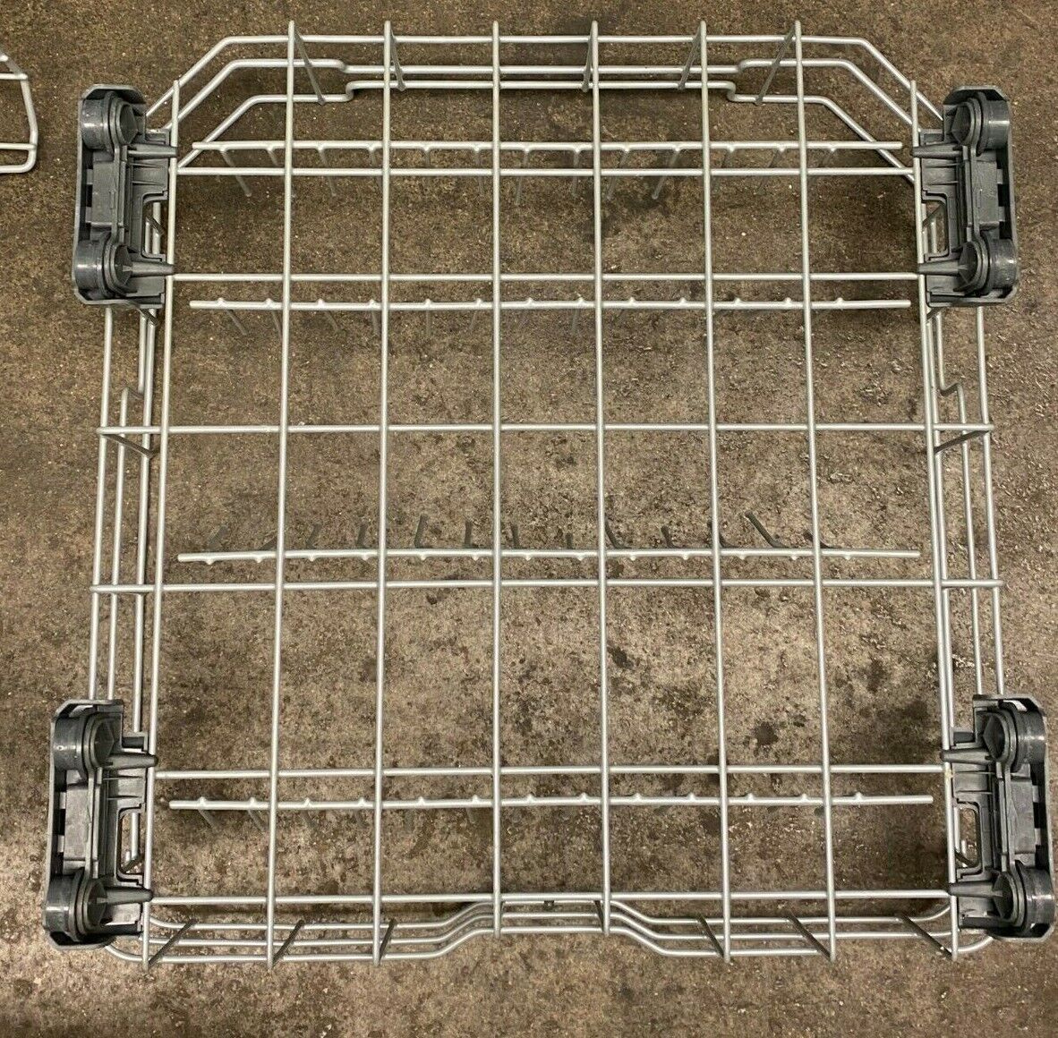 GE GDF530PGM0WW Dishwasher Lower Dish Rack Grey Used SH478