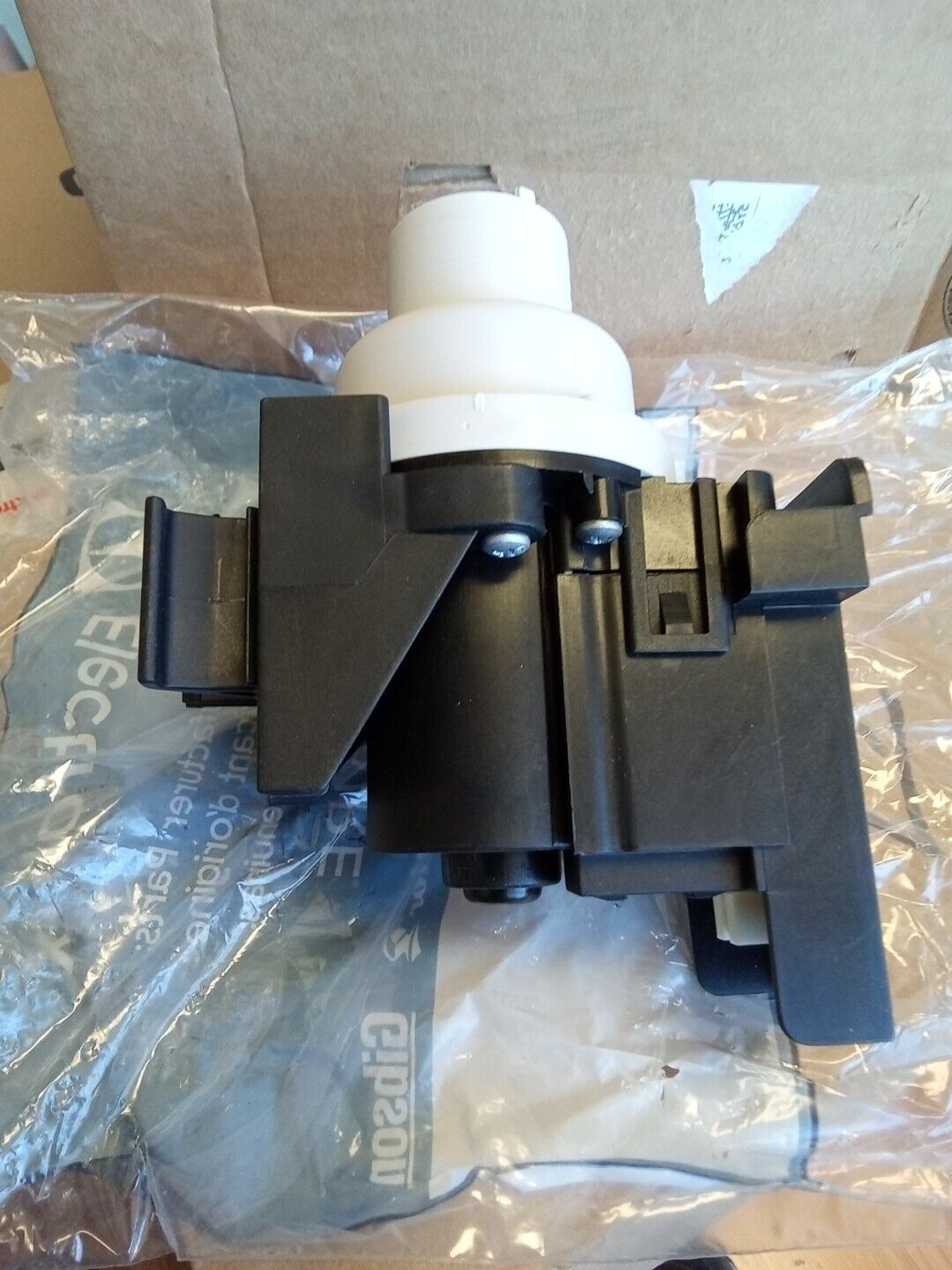 Frigidaire Washer Drain Pump 137624500 WR74