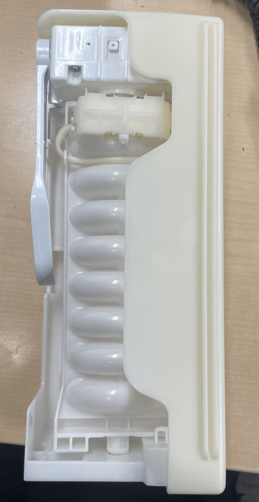 DA97-07603B Refrigerator Ice Maker Assembly BA144