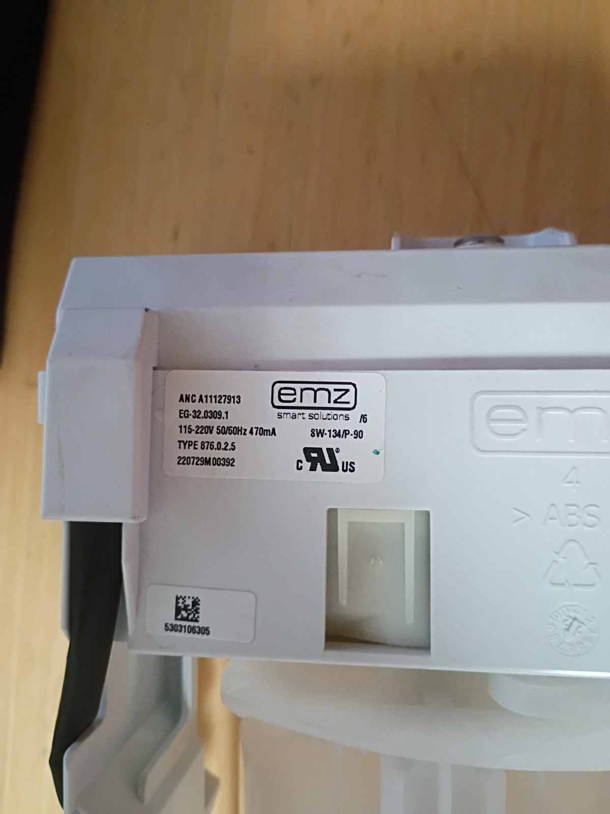 ANC A11127913 Frigidaire Refrigerator Ice Maker Replacement New Out Of Box KB4