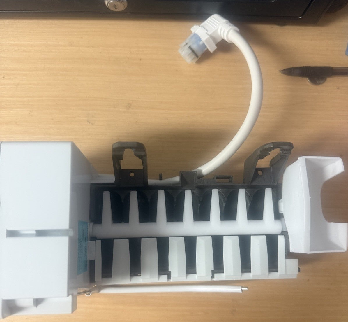 GE Ice Maker 197D7636G001, WR30X10077, WR30X10093 USED WITH ICE BUCKET