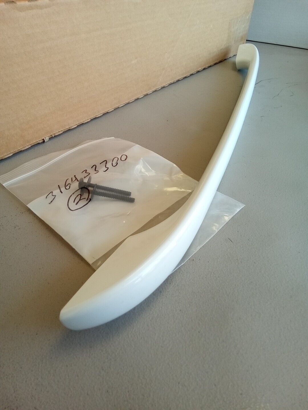 316443601 White Handle Compatiblew/Electrolux Frigidaire Kenmore with screws OV2