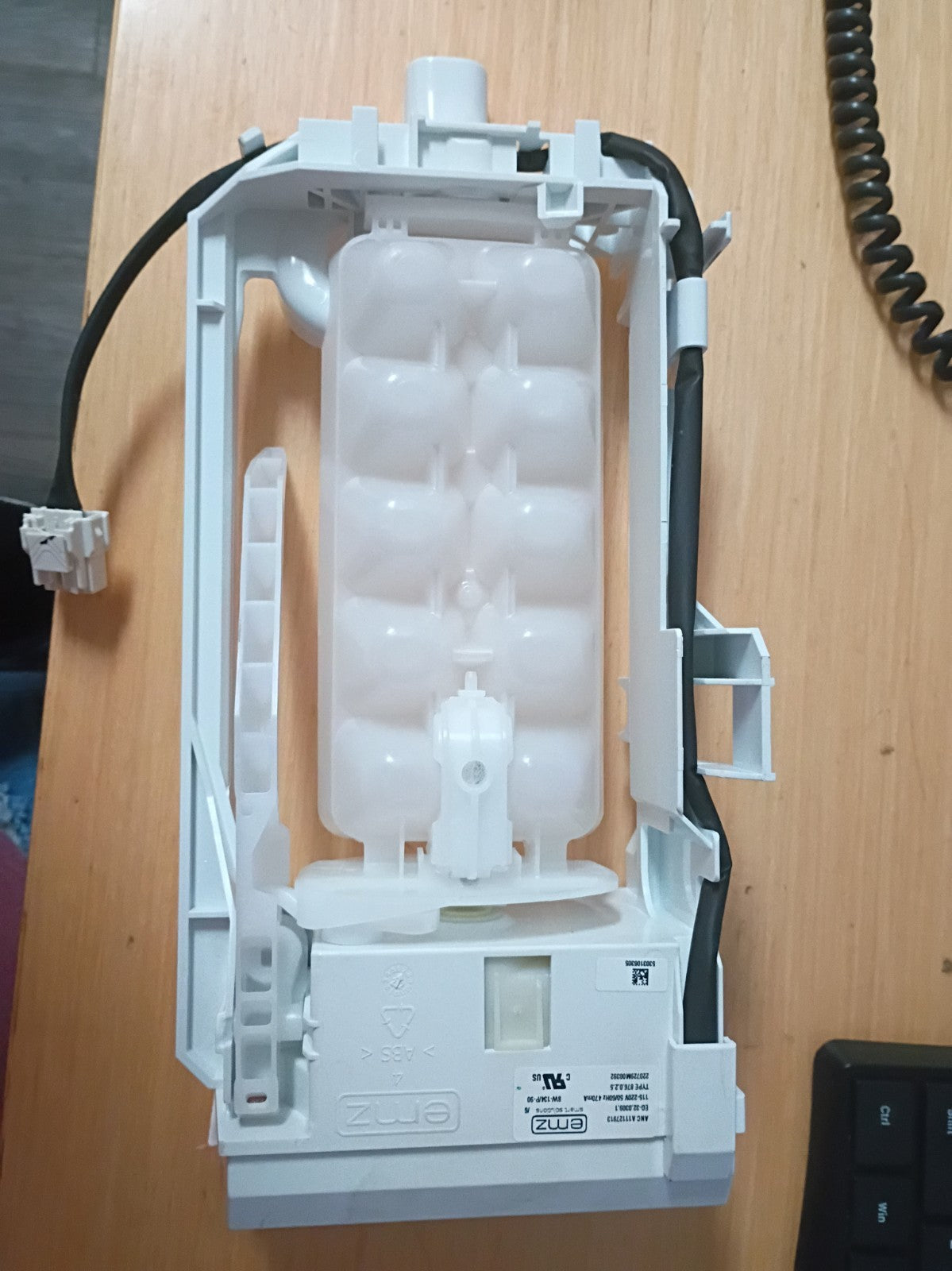 ANC A11127913 Frigidaire Refrigerator Ice Maker Replacement New Out Of Box KB4