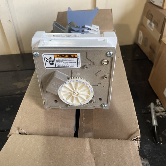 Genuine OEM NEW Whirlpool Refrigerator Ice Maker D7824706Q BA81