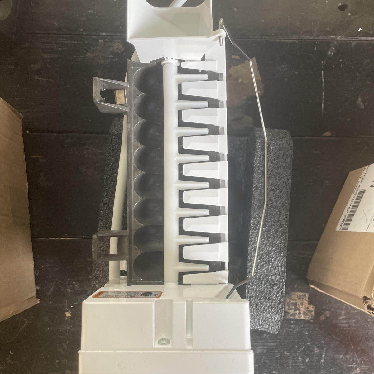 Whirlpool Refrigerator Ice Maker Assembly W11692144  BA87