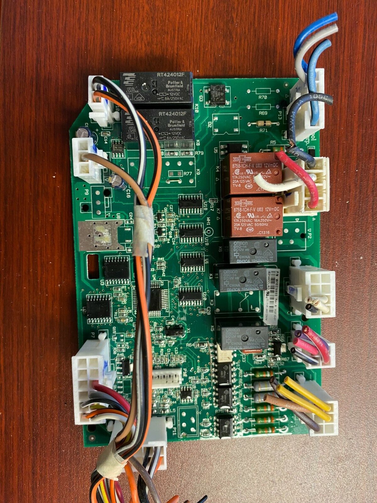 Whirlpool Refrigerator Control Board Part W10235503 Used SH114