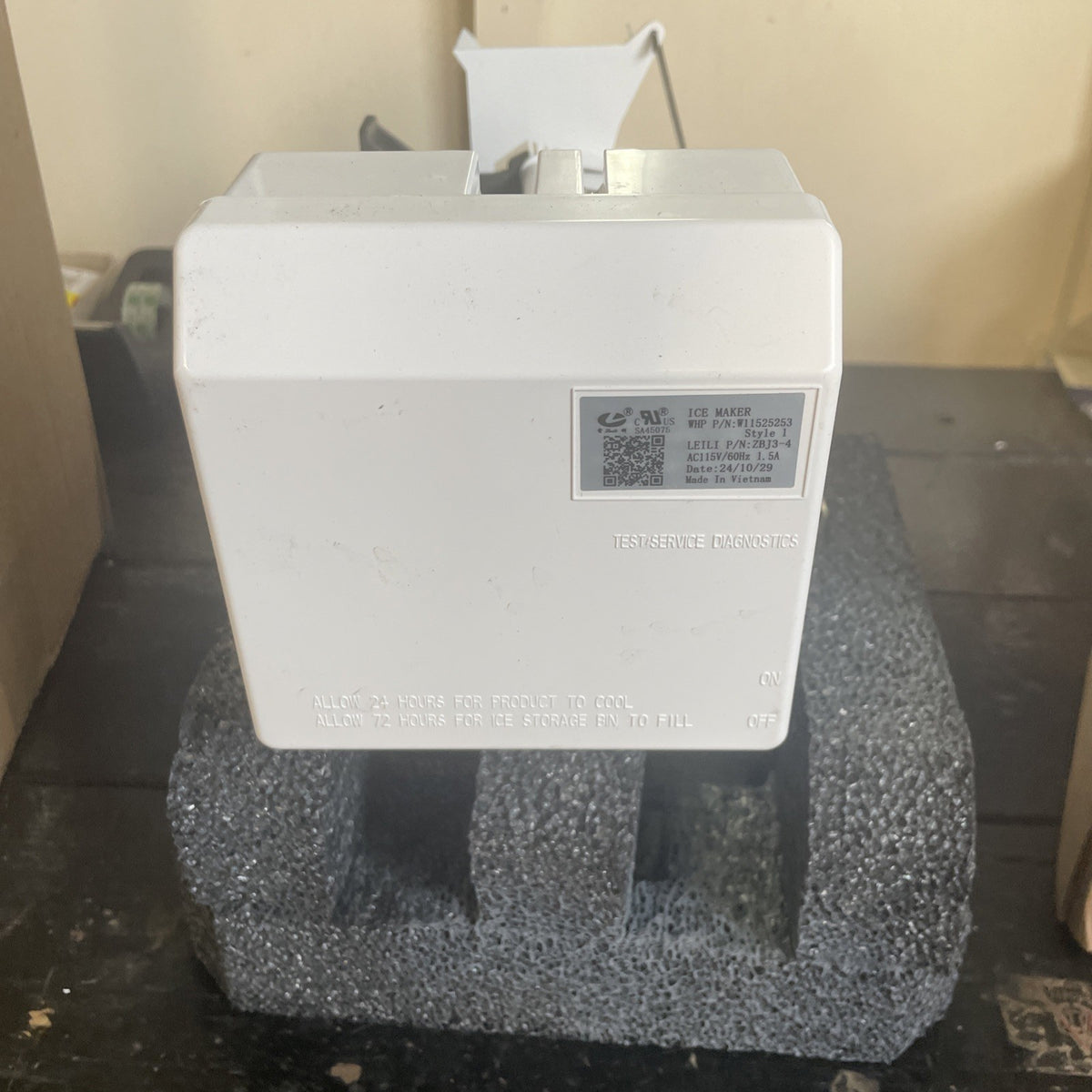 Whirlpool Refrigerator Ice Maker Assembly W11692144  BA87
