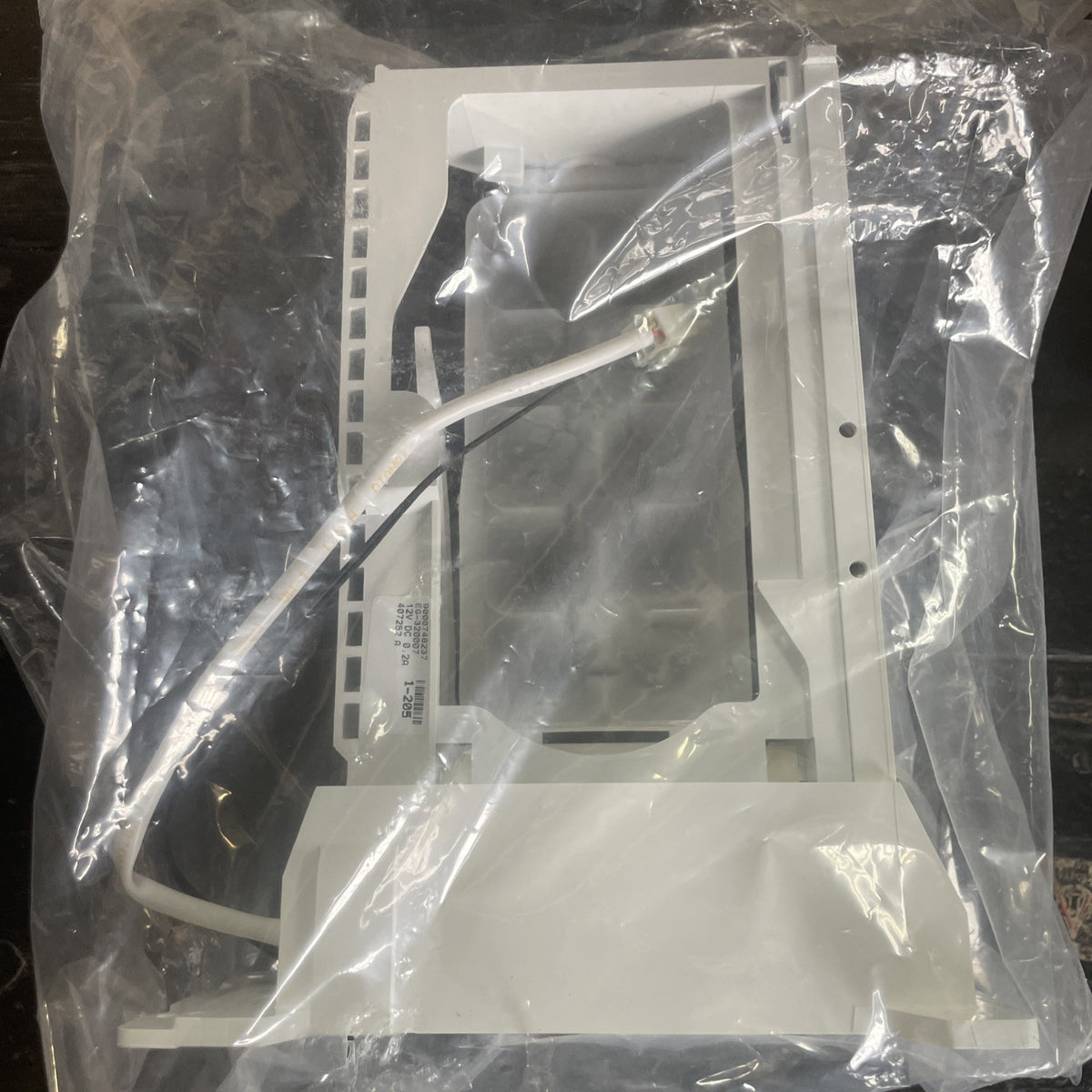 BOSCH THERMADOR ICE MAKER Part #00744441 BA97