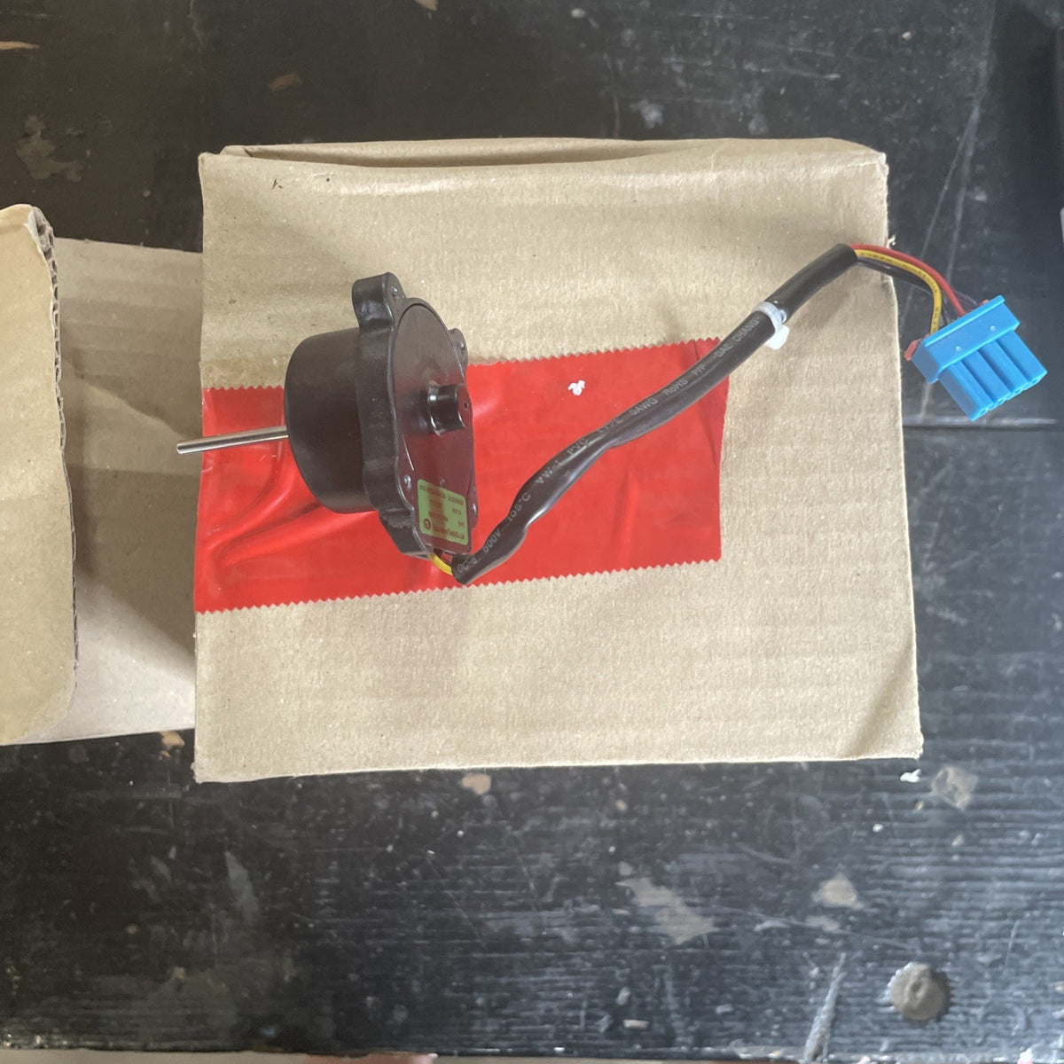 LG  Refrigerator Condenser Fan Motor EAU65058502 BA98