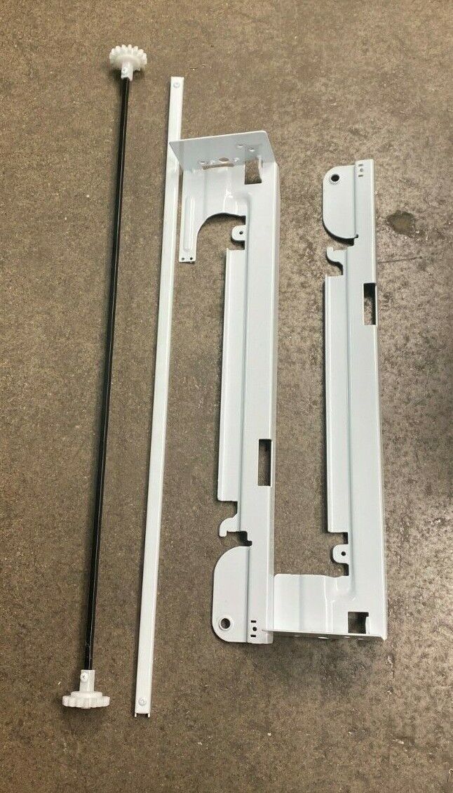 Kenmore LG Refrigerator MEZ64311137 Freezer Door Tracks Used LGR37